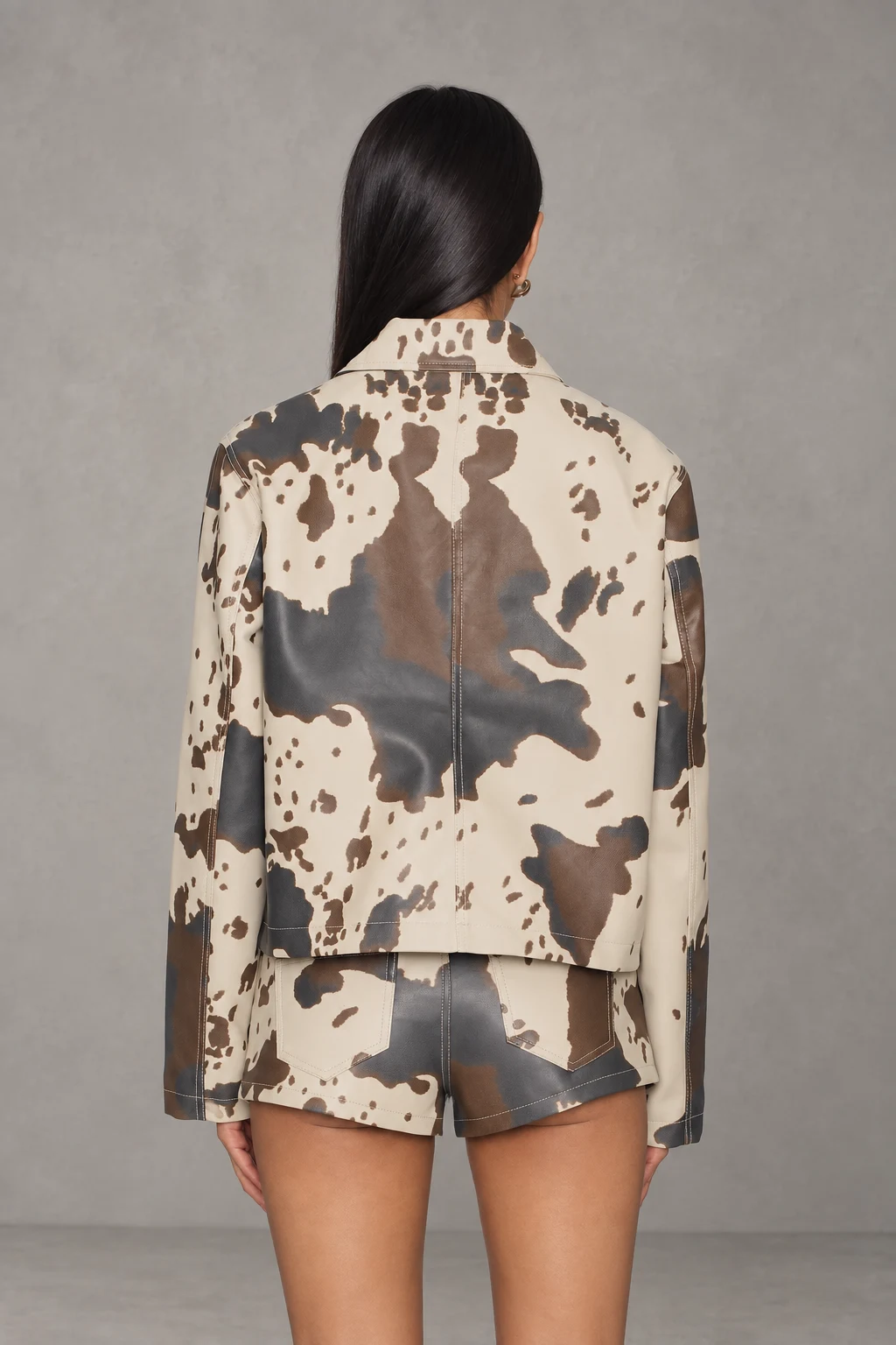 Clara Jacket · Cow Print · Vista 4